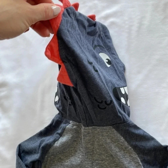 Carter’s Shark Shirt with Hood - Picture 11 of 11